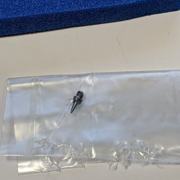 Vintage Iwata HP-SB Side Feed Airbrush with case Japan - WORKS - Picture 5 of 8